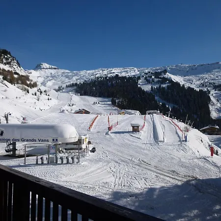 Lumineux Aux Pieds Avec Piscine, Et Parking à Flaine - Fr-1-425-227